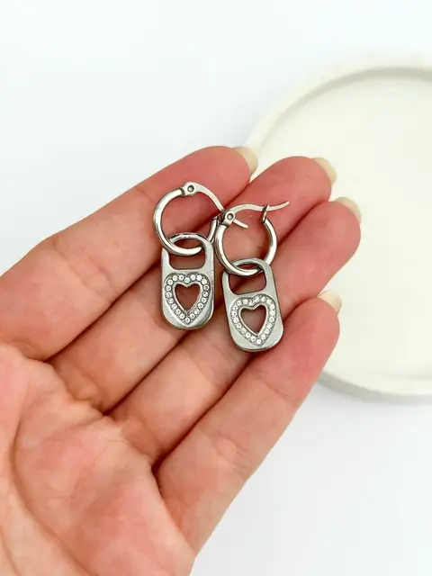 ARGOLLA CHAPITA QA561