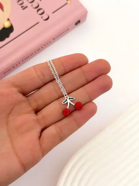 COLLAR CEREZA BCO2727