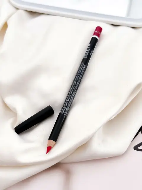 DELINEADOR DE LABIOS Y OJOS X6 MAKE68 (TONO130 REJO CEREZA)