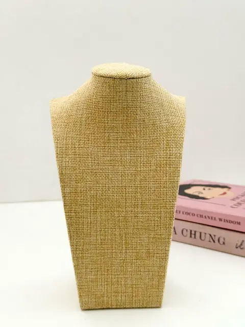 EXHIBIDOR CUELLO C131