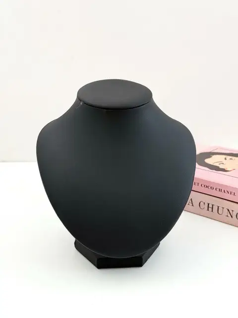 EXHIBIDOR CUELLO C135