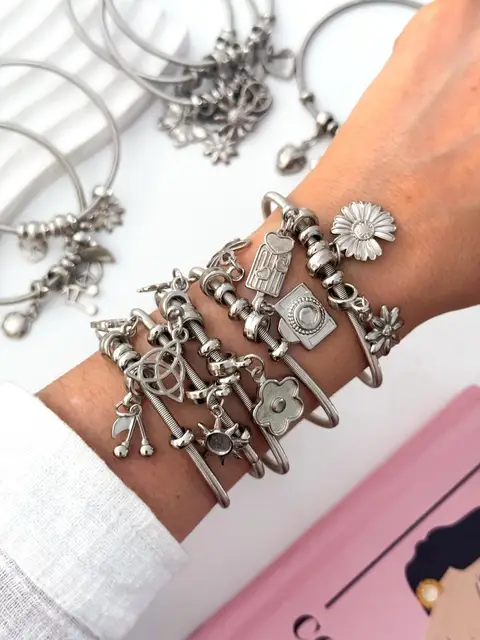 PACK X 6 PULSERAS CHARMS LILITH QP663-INCLUYE CHARMS)