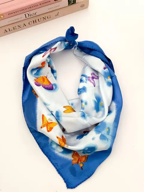 PAÑUELO COL520 45*47CM