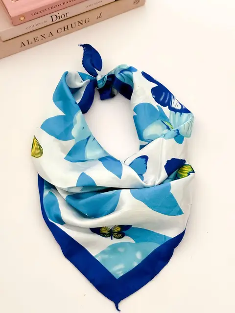 PAÑUELO COL525 45*47CM