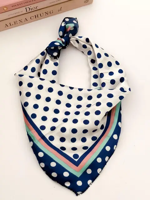 PAÑUELO COL527 45*47CM