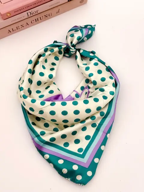 PAÑUELO COL530 45*47CM
