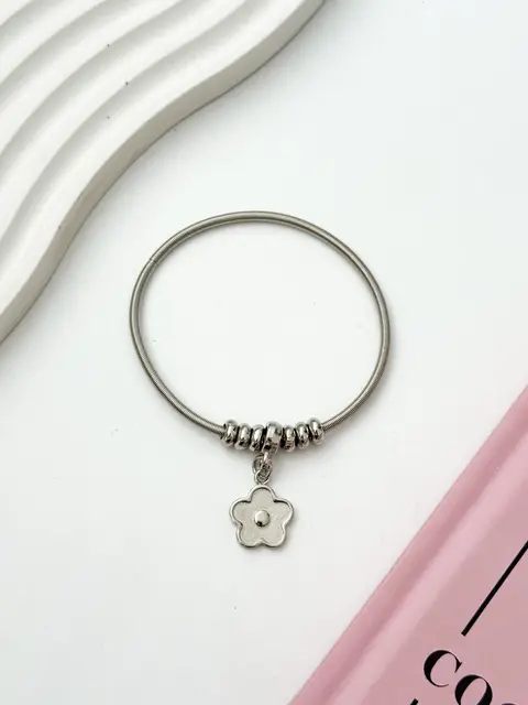 PULSERA CHARMS LILITH QP552- INCLUYE CHARMS)