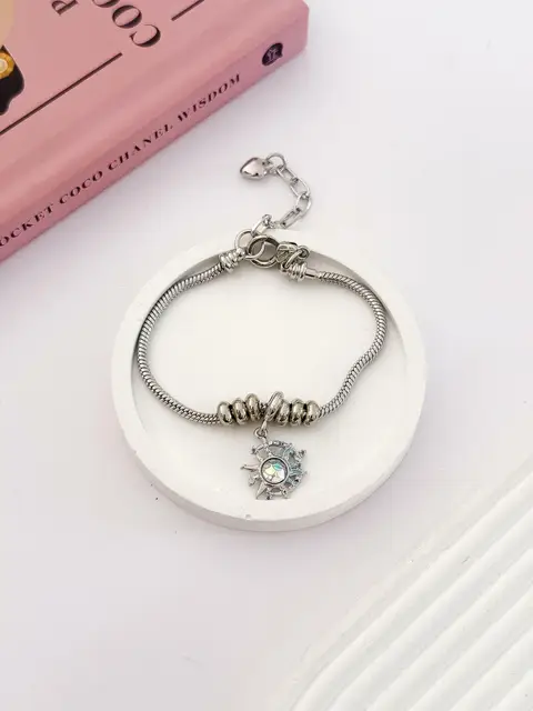 PULSERA CHARMS QP812